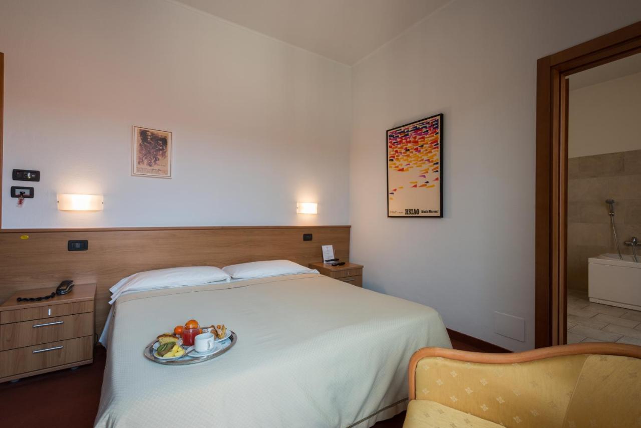 Hotel Lux Alessandria Exterior photo