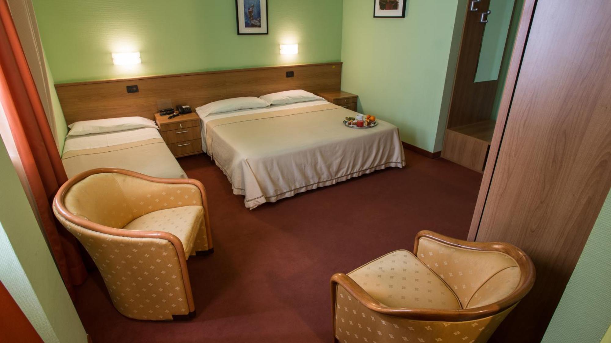 Hotel Lux Alessandria Exterior photo