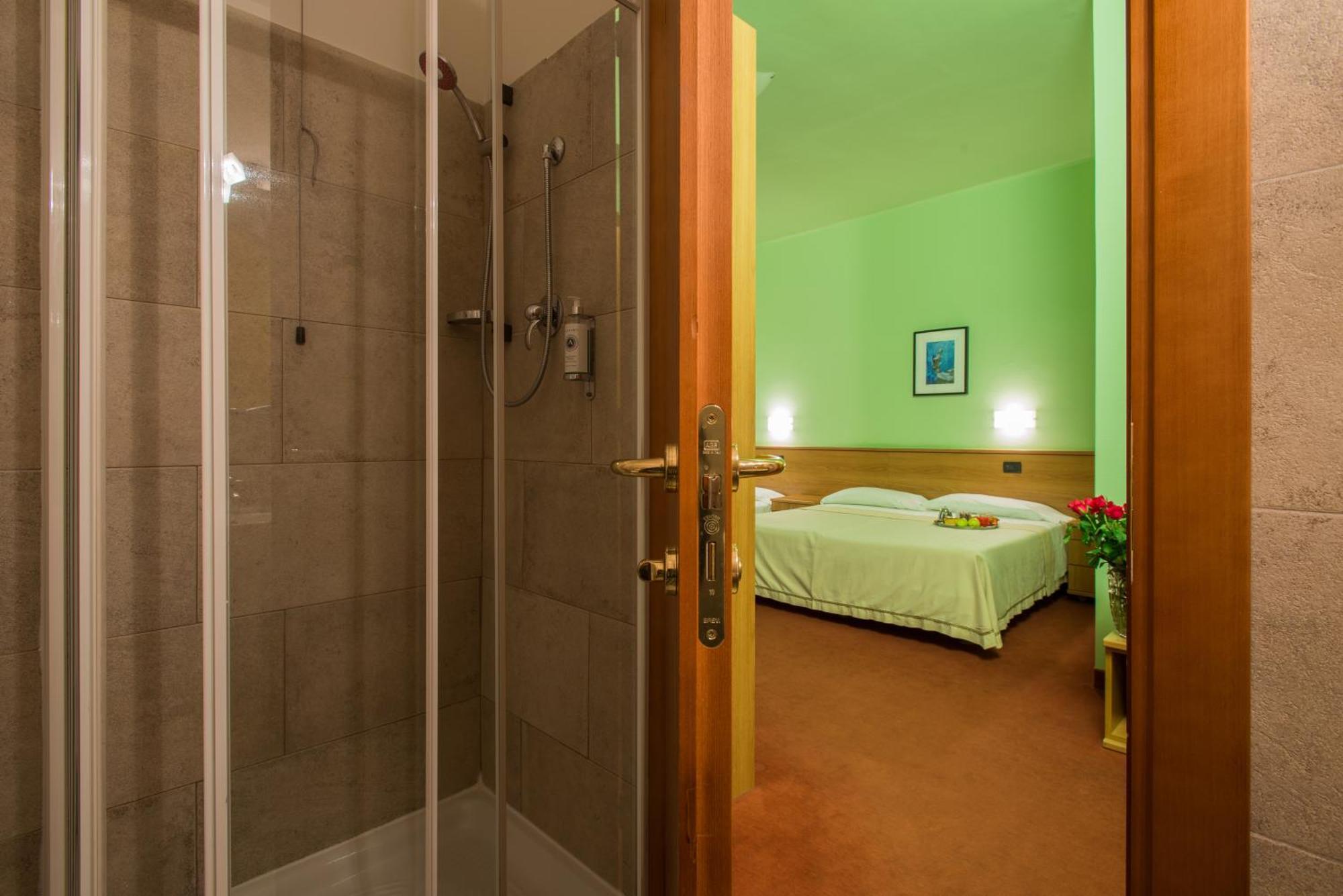 Hotel Lux Alessandria Exterior photo