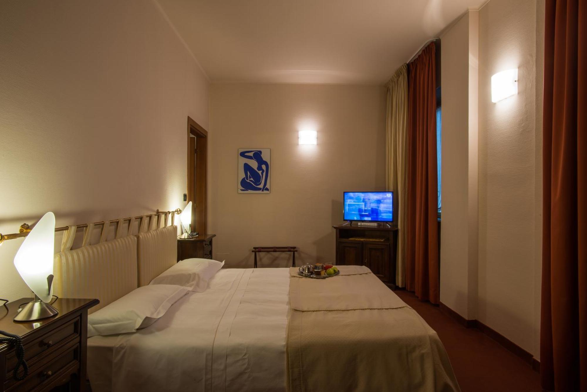 Hotel Lux Alessandria Exterior photo