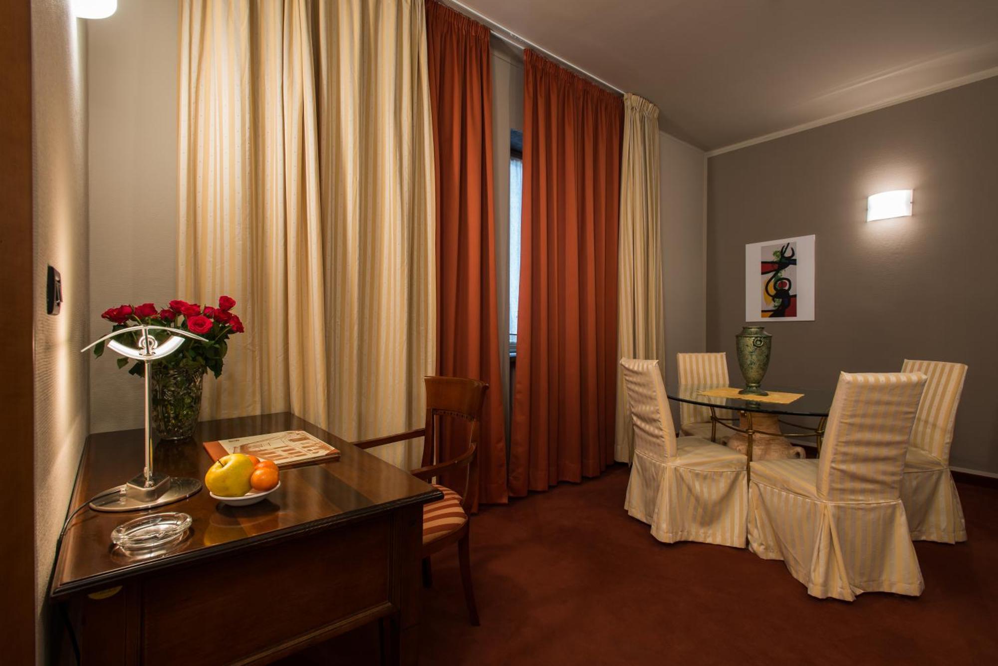 Hotel Lux Alessandria Exterior photo