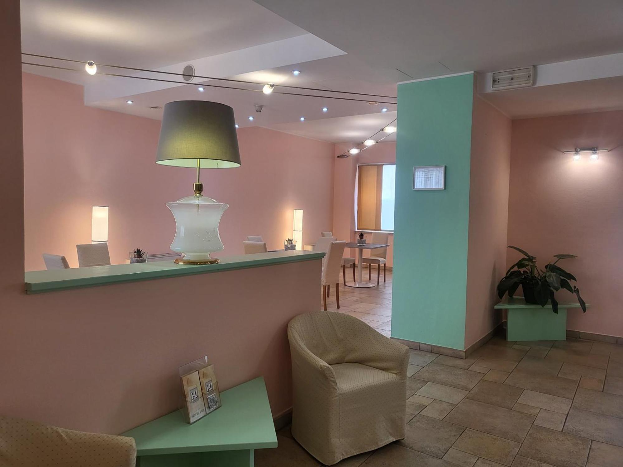 Hotel Lux Alessandria Exterior photo