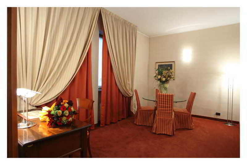 Hotel Lux Alessandria Exterior photo