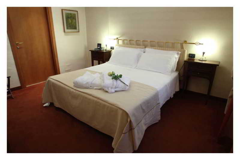 Hotel Lux Alessandria Exterior photo